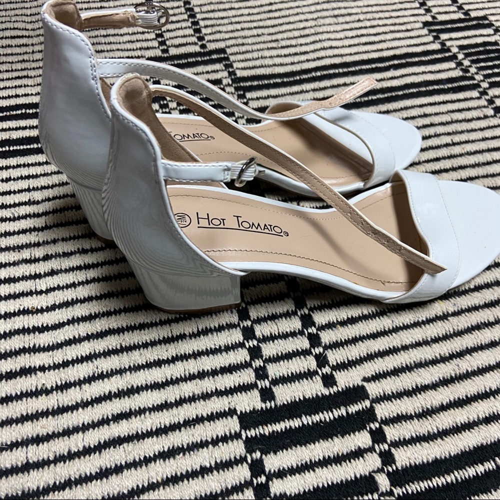 White small heels - Picture 3 of 7